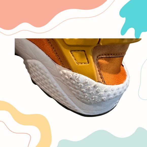 Nike Air Huarache Gold Shoes size US 9.5 - Picture 7 of 7